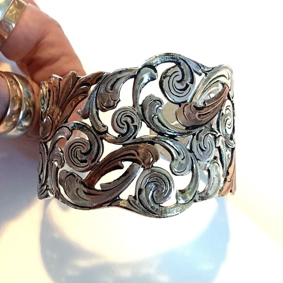 Bold Two Tone Filigree Cuff Bracelet Copper & Silver Tone Openwork Design - Picture 6 of 9